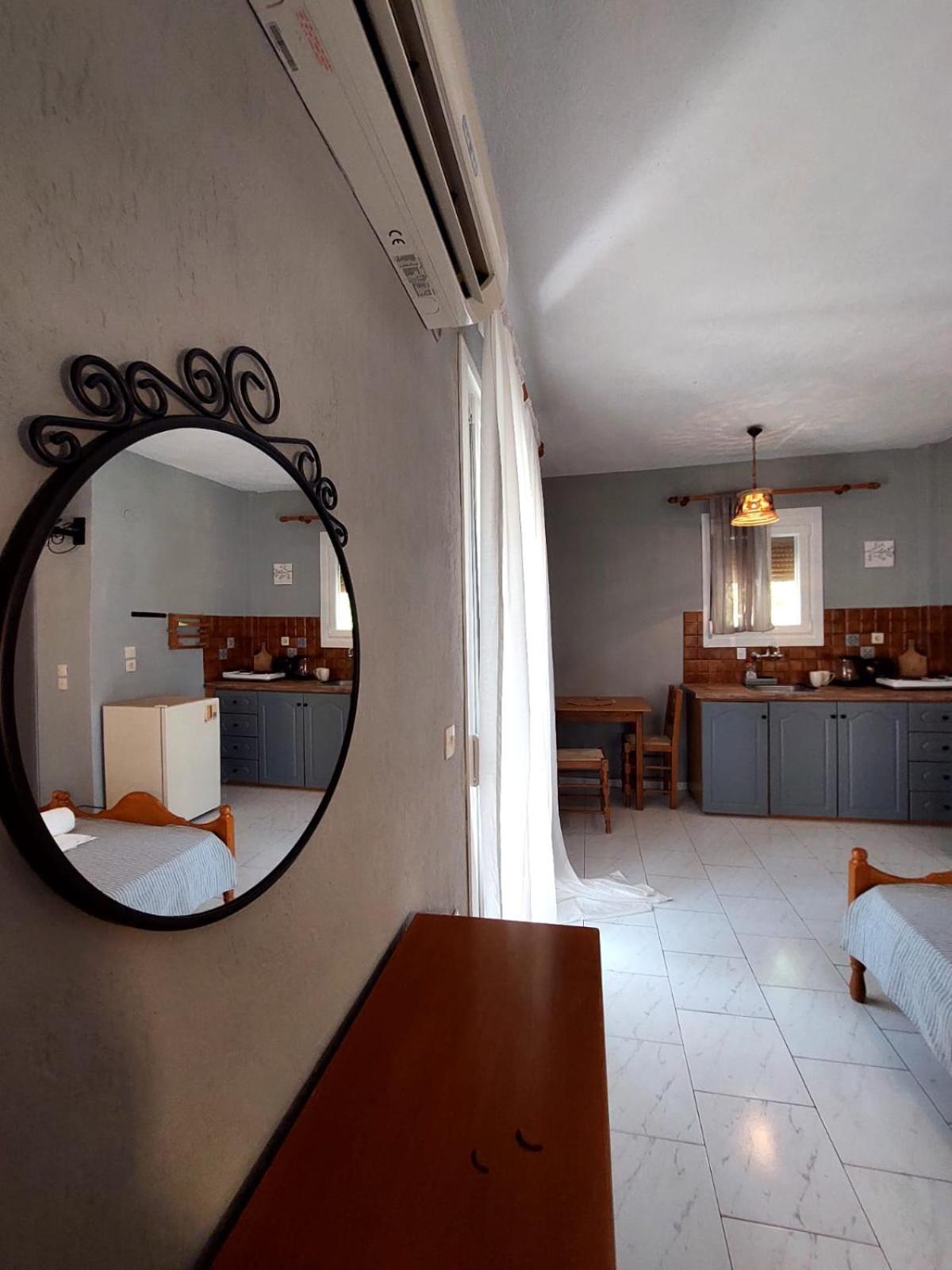 Georgia Apartments Stafylos Eksteriør bilde